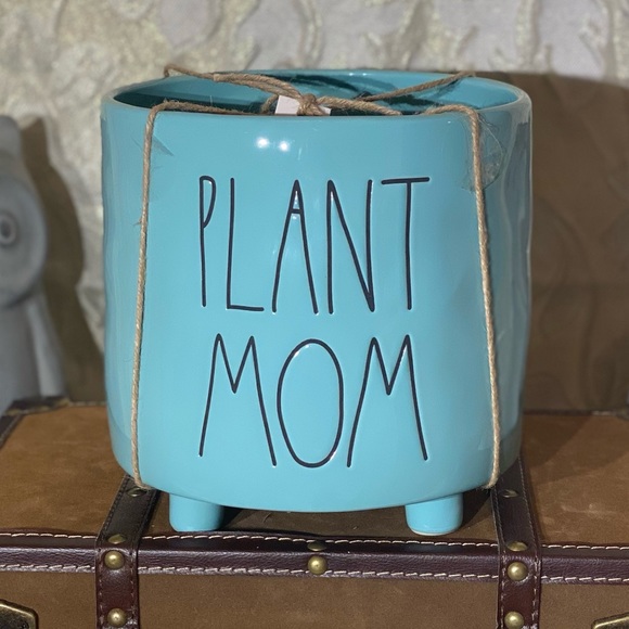**SOLD On Mercari**Rae Dunn "PLANT MOM" Planter - Picture 3 of 4